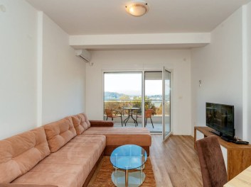 apartment for sale in Rafailovici