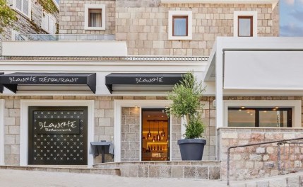 Restaurant montenegro for rent